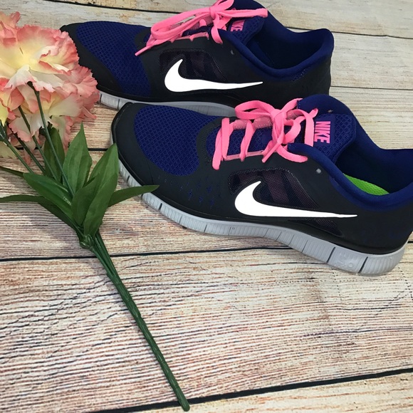 Nike Shoes - Nike free run 3+